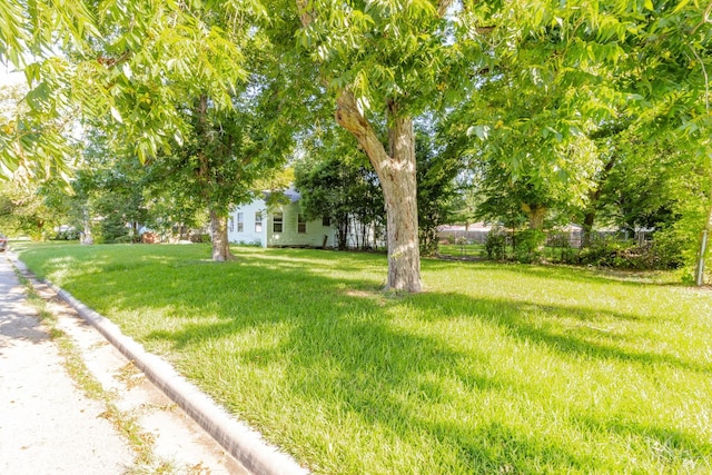 404 Harvey Ave, Baytown, TX 77520 - photo 3