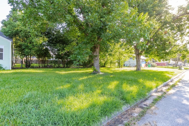 404 Harvey Ave, Baytown, TX 77520 - photo 4