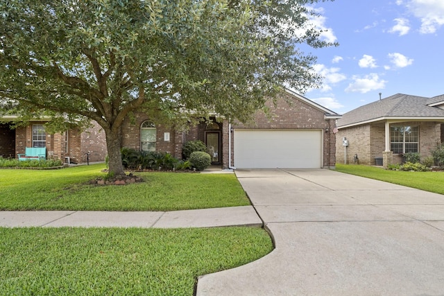 1026 Luke Dr, Alvin, TX 77511 - photo 2