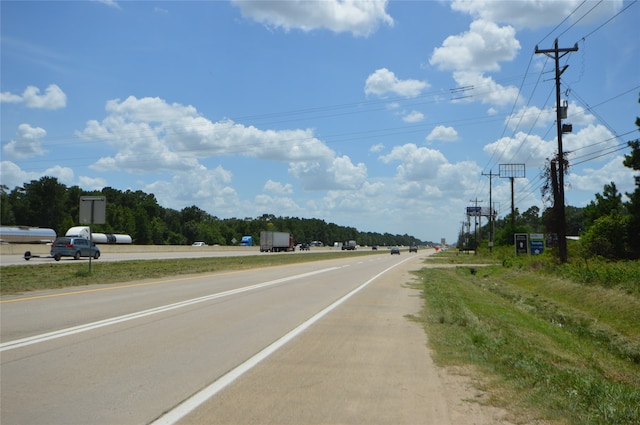 Listing photo 3 for 18286 Highway 59, New Caney TX 77357