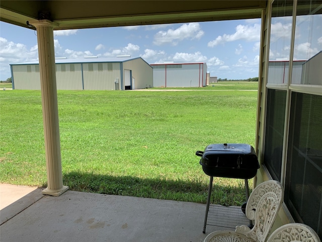 view of yard with a patio