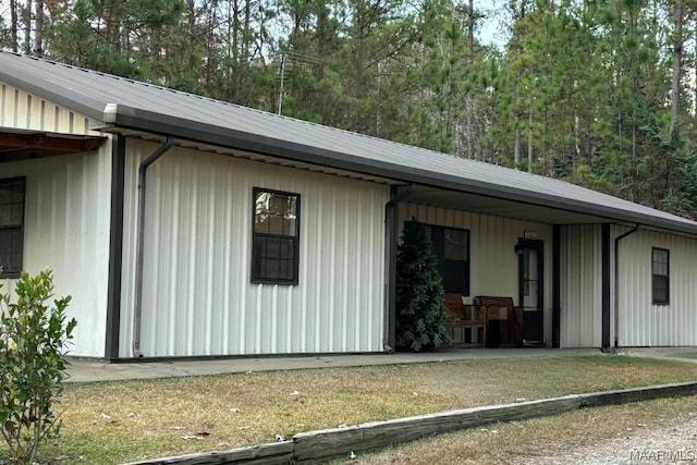 view of home's exterior