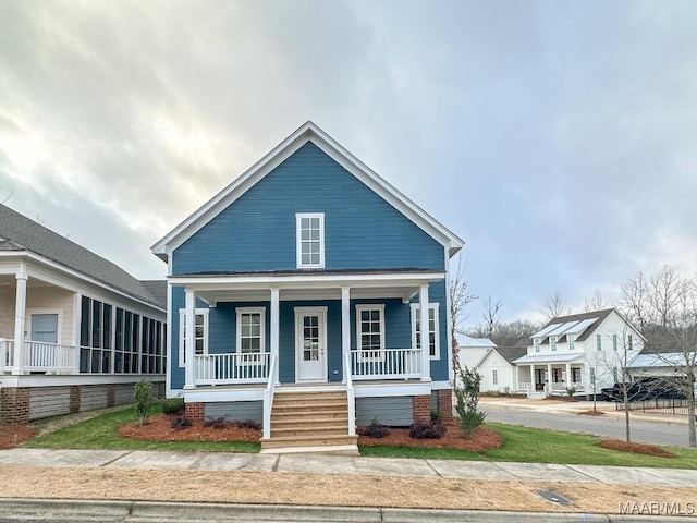 view of front of property featuring a porch