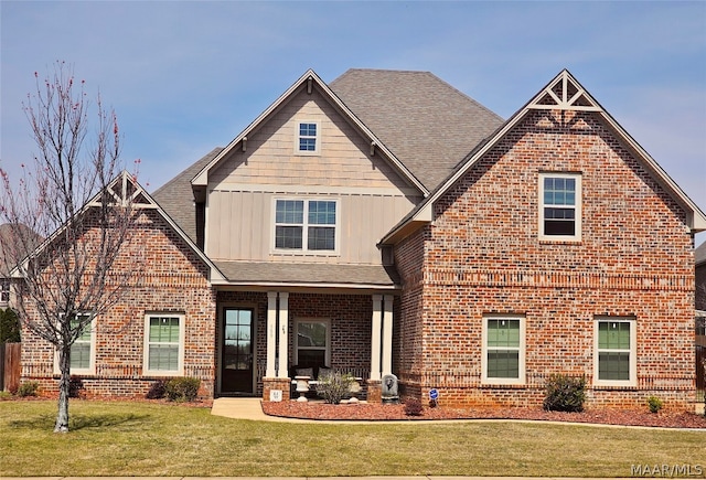 view of front of house featuring a front yard