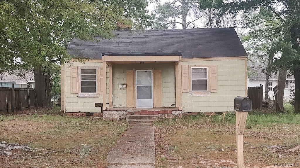 view of front of home