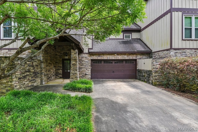 view of front of home featuring a garage