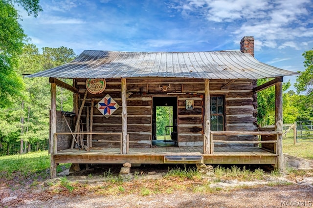 exterior space with an outbuilding