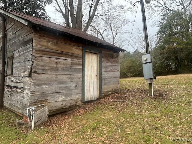 view of outbuilding with an outbuilding