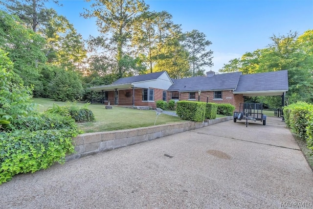 view of front of house with a front lawn