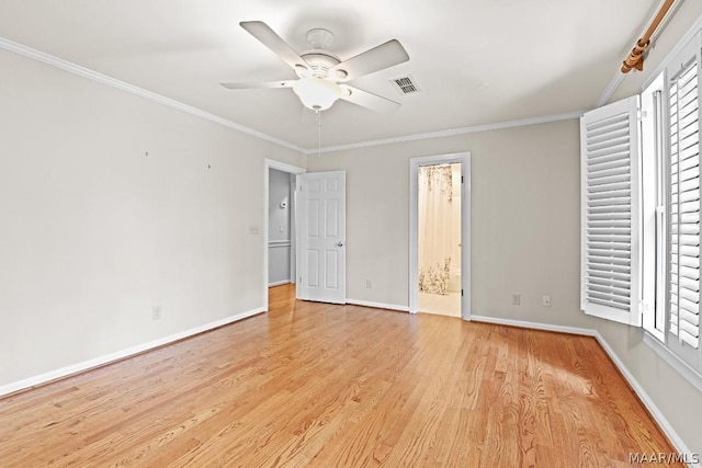 unfurnished bedroom featuring light hardwood / wood-style floors, ensuite bath, ceiling fan, and ornamental molding