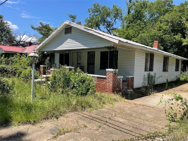 view of front of house featuring covered porch