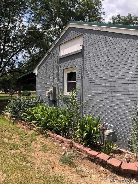 view of property exterior