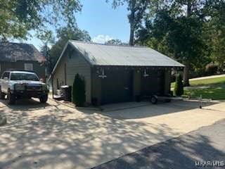 exterior space featuring driveway