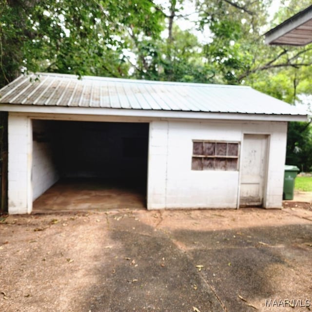 1949 Johnson St, Montgomery, AL 36110 - view of detached garage
