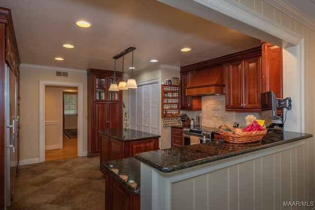 kitchen featuring visible vents, electric stove, ornamental molding, backsplash, and custom range hood