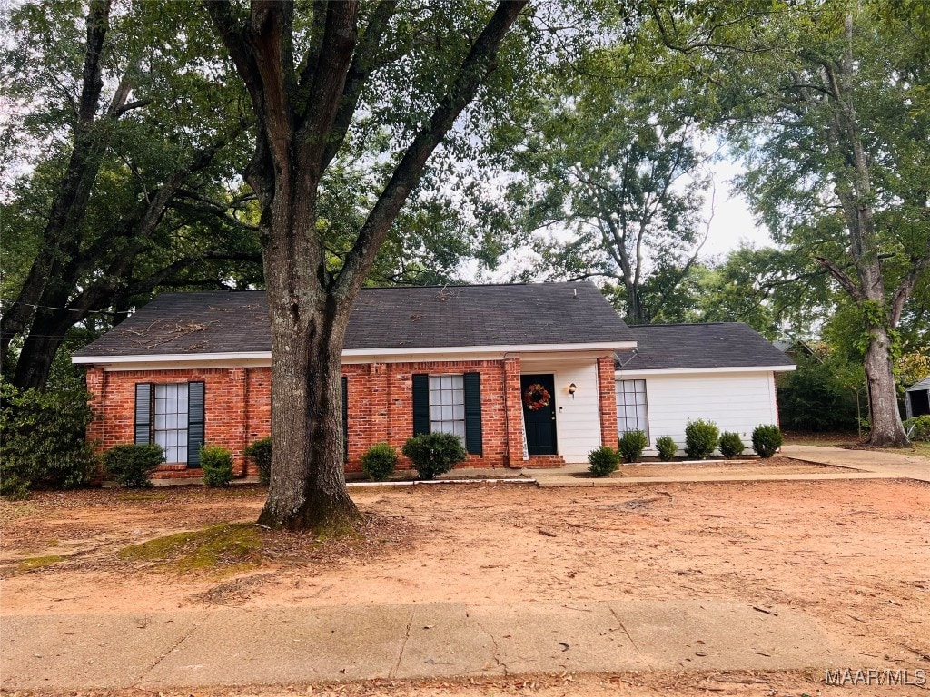 view of single story home