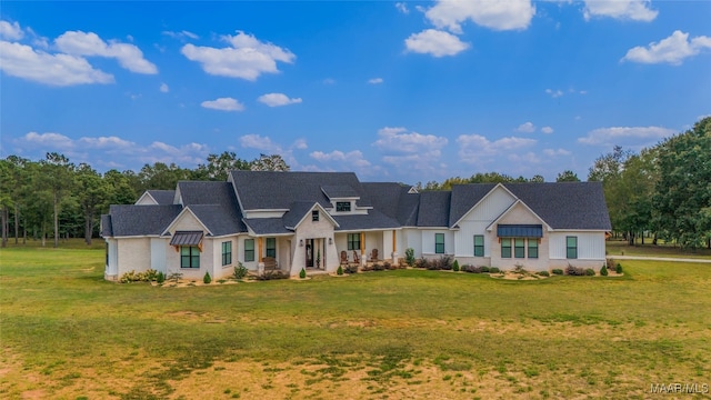 view of front of home featuring a front lawn