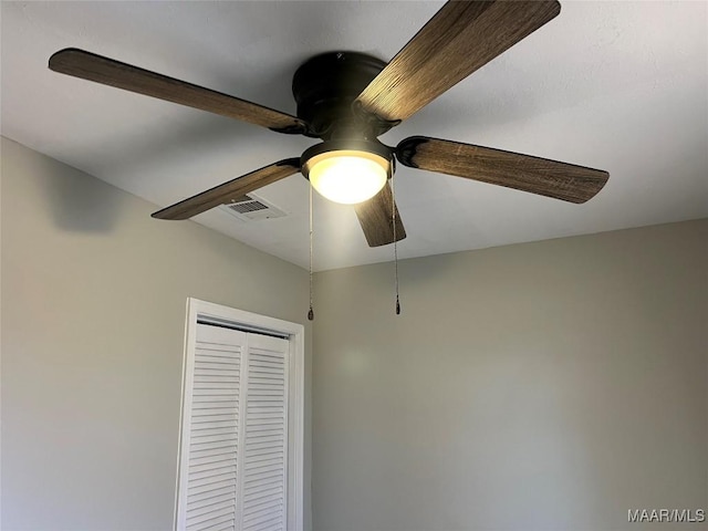 room details featuring ceiling fan