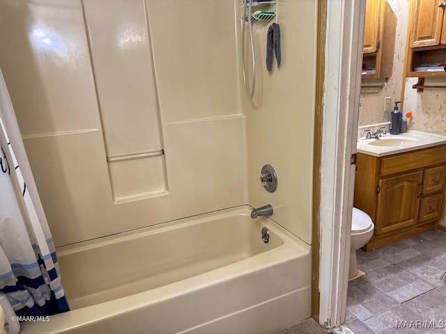 full bathroom featuring shower / bathtub combination with curtain, toilet, and vanity