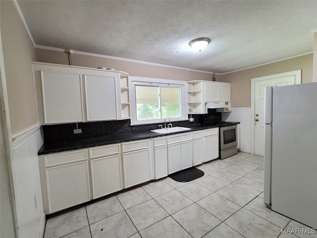 kitchen featuring white fridge, stainless steel electric range, ornamental molding, sink, and white cabinetry