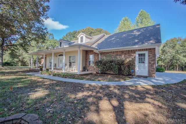 view of front of house featuring covered porch