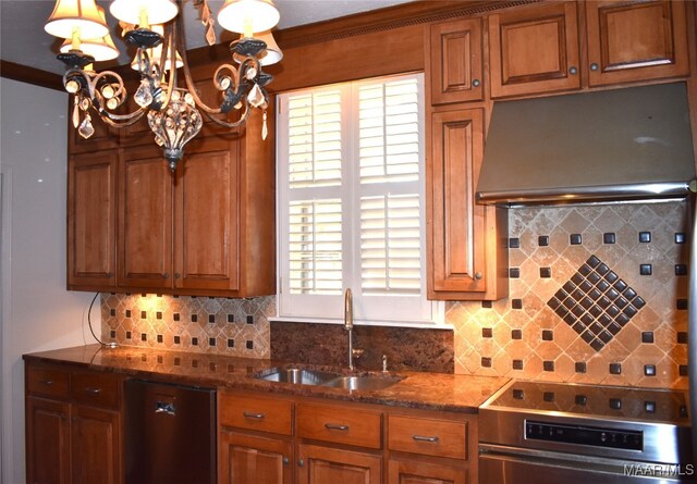 kitchen with decorative backsplash, a chandelier, stainless steel appliances, and exhaust hood