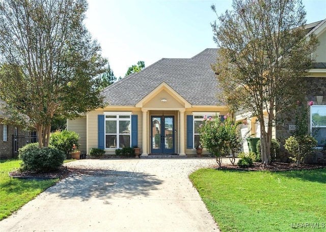 view of front of home with a front lawn