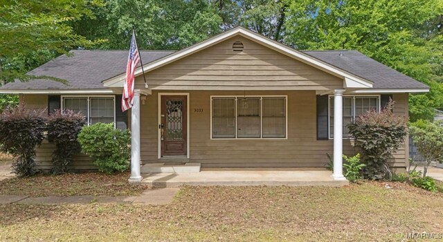 3033 Willow Lane Dr, Montgomery, AL 36109 - bungalow-style house featuring a porch