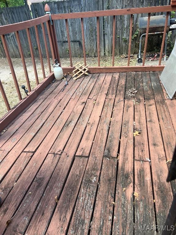 4512 Delray Rd, Montgomery, AL 36116 - deck featuring fence
