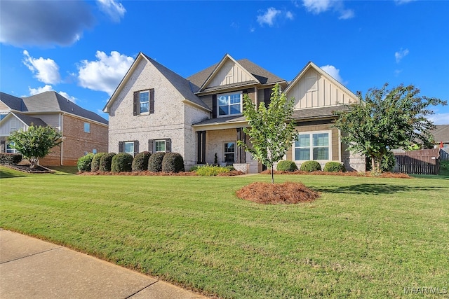 view of front of property featuring a front yard