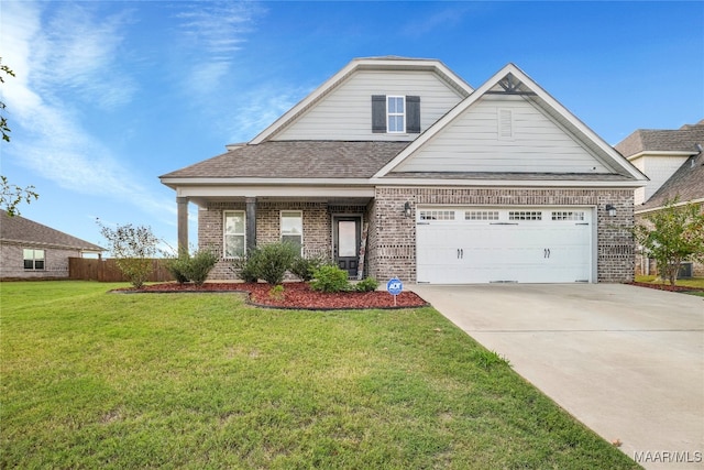 view of front of property featuring a front yard