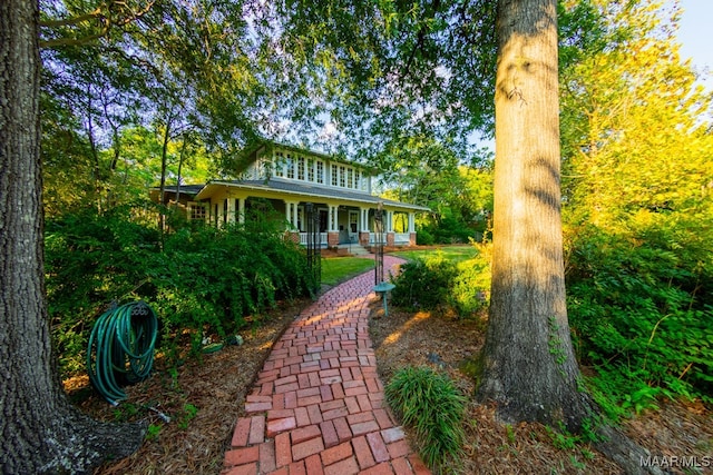 view of front of house with covered porch