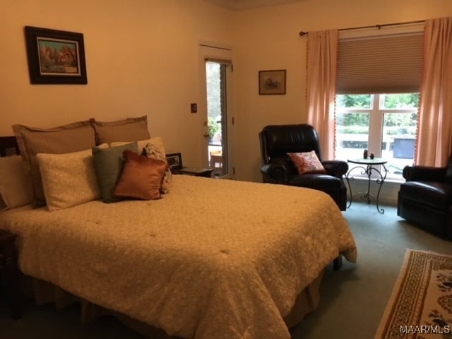 bedroom featuring carpet floors