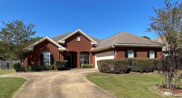 view of front facade with a front lawn