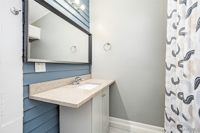 bathroom featuring sink