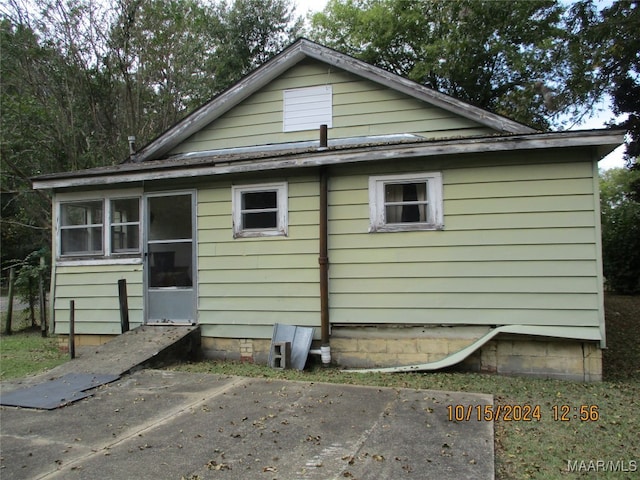 view of side of property