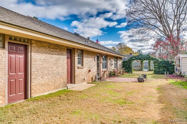 view of yard with a patio