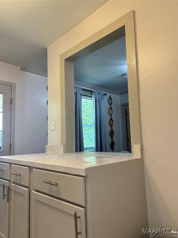 kitchen with crown molding