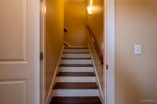 5612 New Harvest Dr, Montgomery, AL 36116 - view of stairs