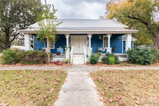 view of front of property with covered porch