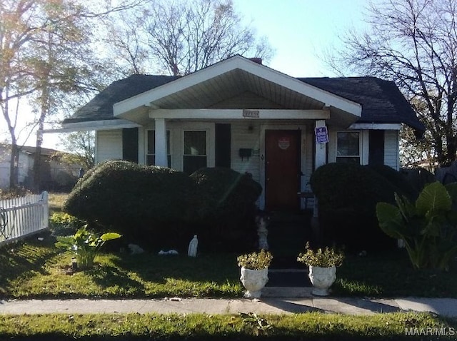 bungalow-style house featuring covered porch