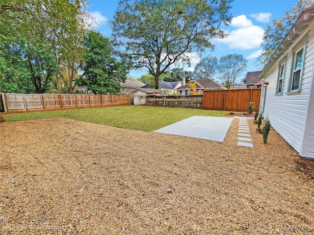 view of yard with a patio