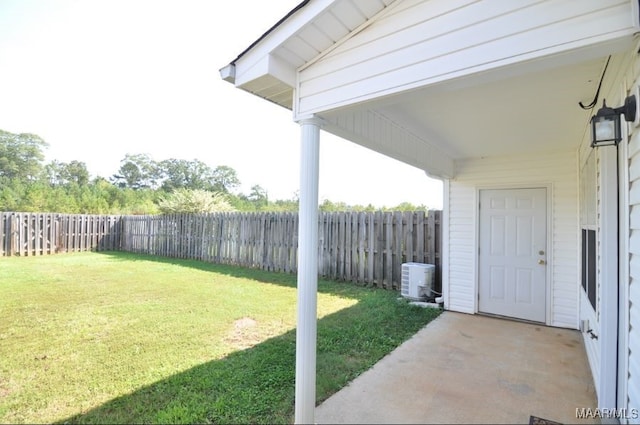 view of yard featuring cooling unit