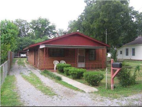 12 Pine St, Montgomery, AL 36110 - bungalow-style house with covered porch and brick siding