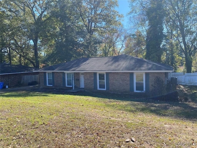 view of front of property with a front yard