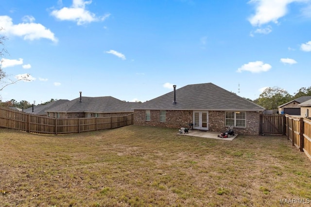 view of yard with a patio area