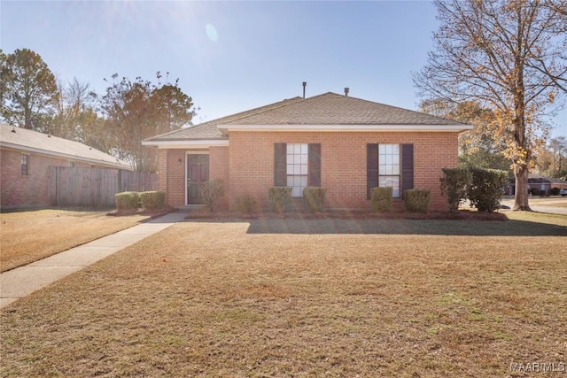 view of front of property with a front yard