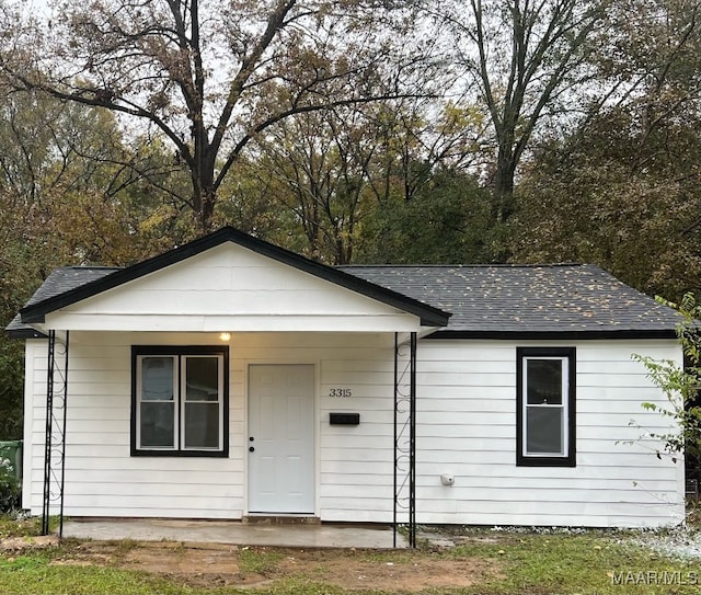 view of front facade featuring a porch