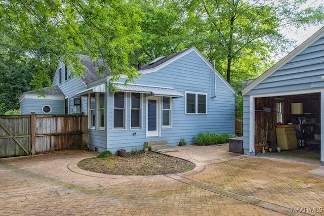 1220 Westmoreland Ave, Montgomery, AL 36106 - back of property with entry steps