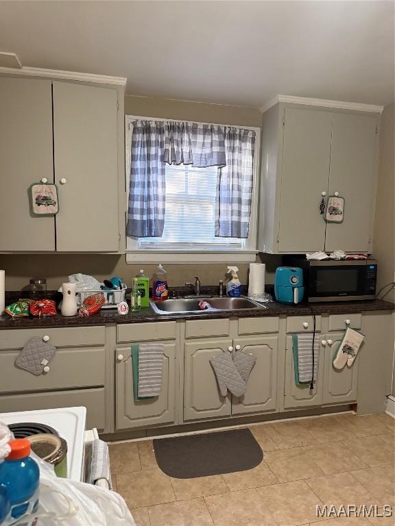 kitchen featuring sink